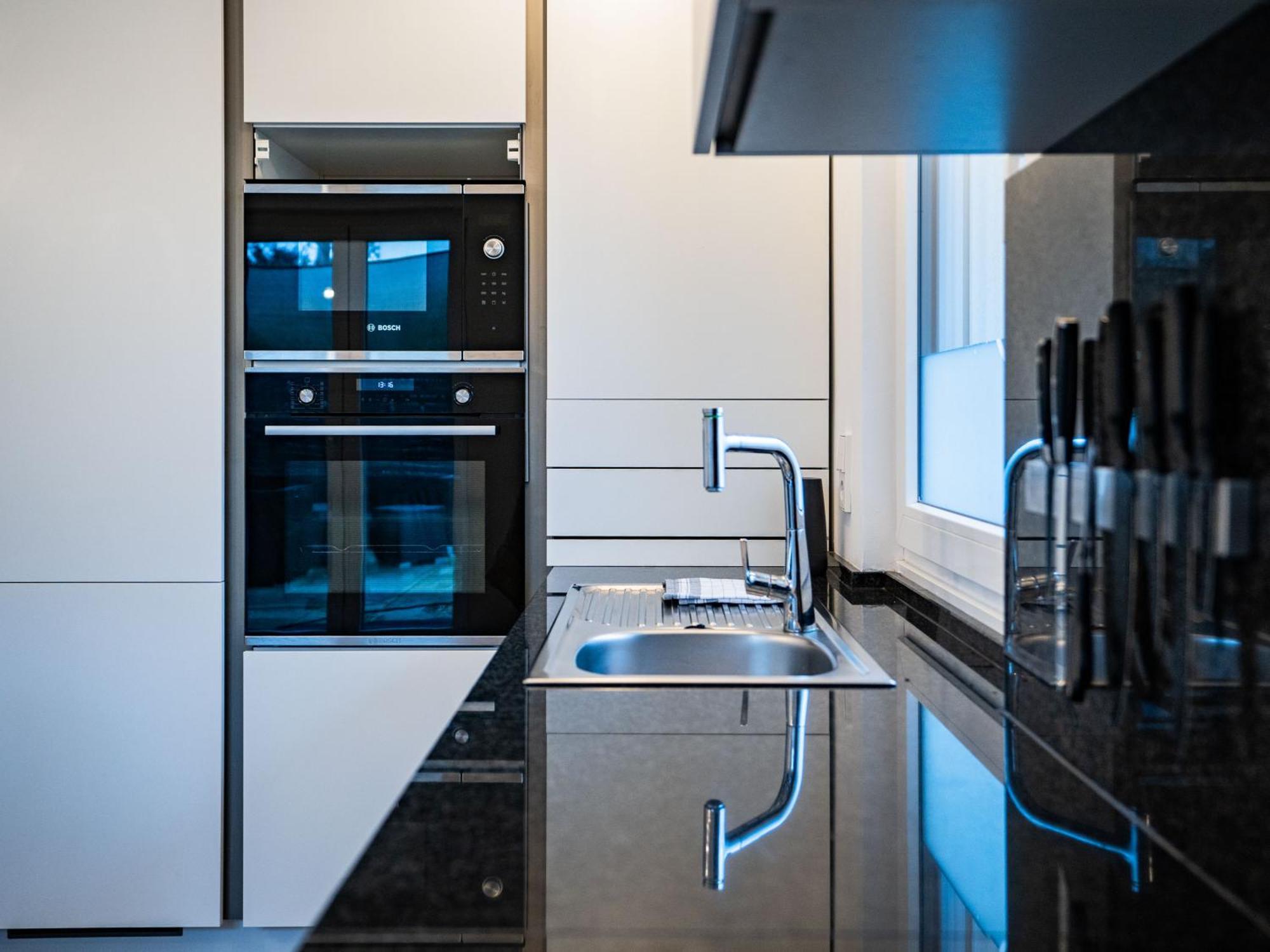 Whirlpool - Zentral - Designloft Mit Xxl Terrasse Apartman Wiesbaden Kültér fotó