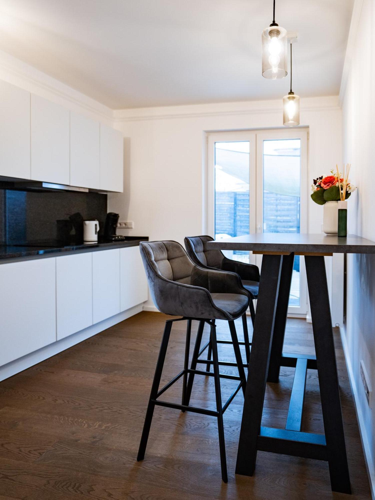 Whirlpool - Zentral - Designloft Mit Xxl Terrasse Apartman Wiesbaden Kültér fotó