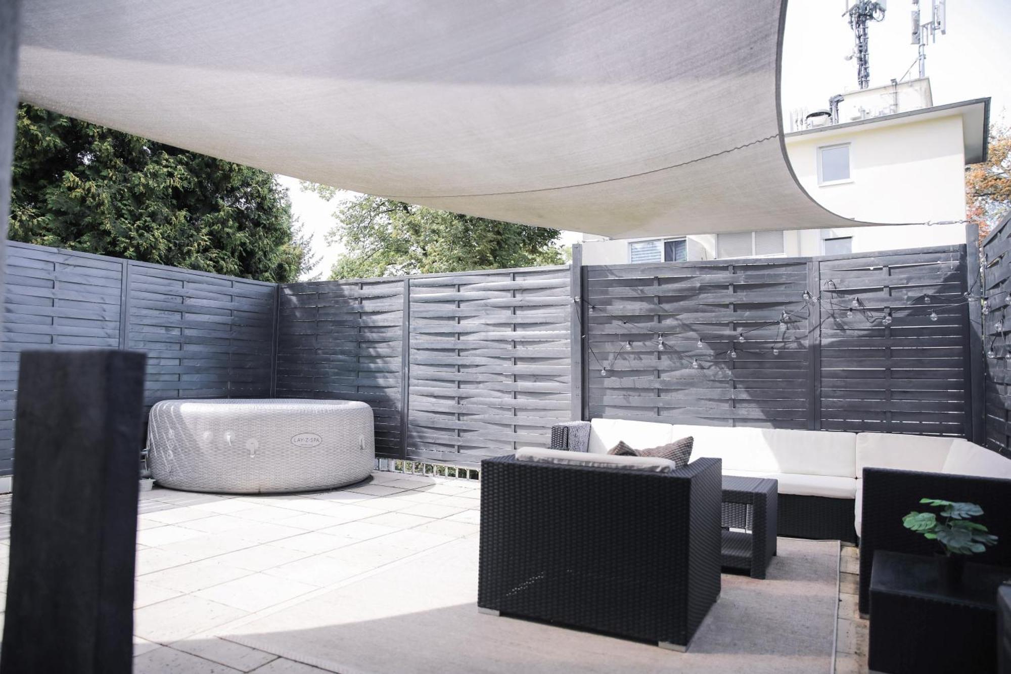 Whirlpool - Zentral - Designloft Mit Xxl Terrasse Apartman Wiesbaden Kültér fotó